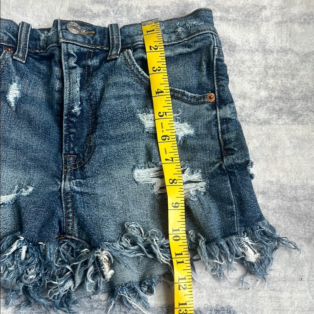 GAP Distressed Blue Jean Shorts with Frayed Hem - Picture 7 of 7